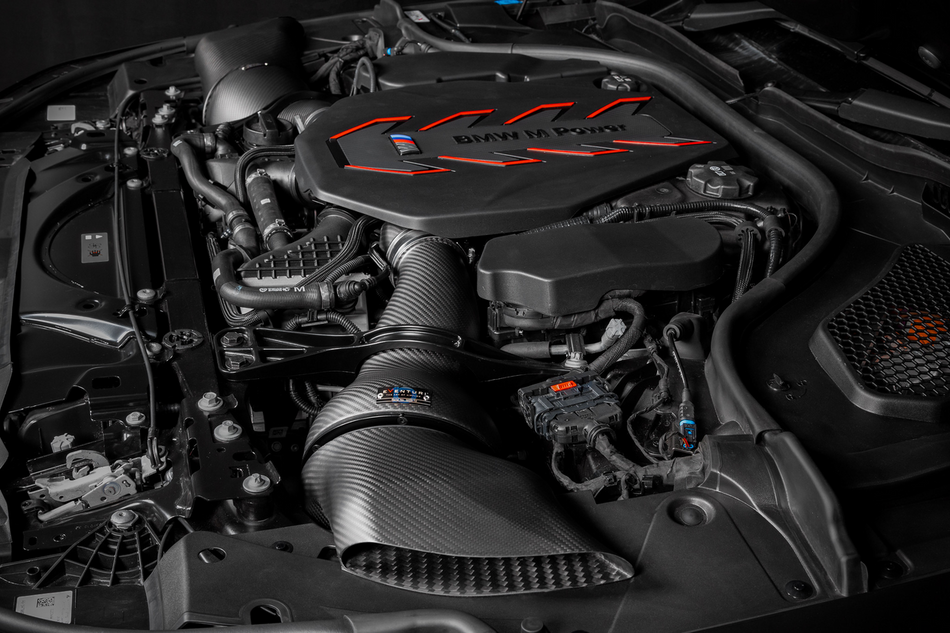 BMW S68 - Ilmanotto