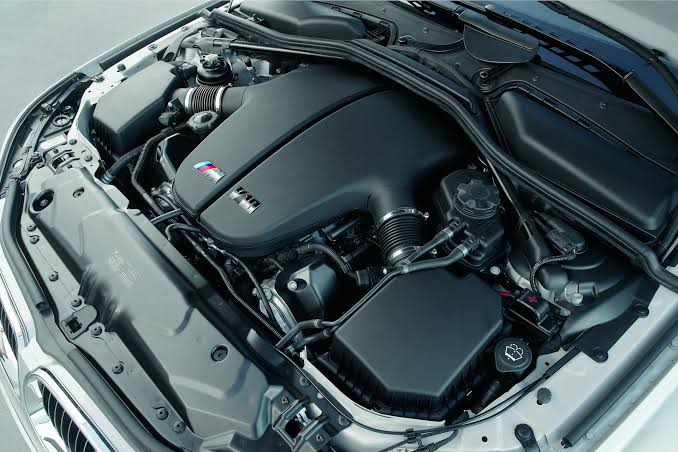 BMW - S85