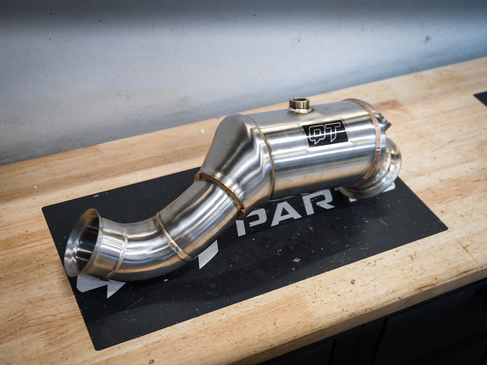 QT Downpipe Mercedes W205, W212, W213 - 2.0T (C200, C300, C350e, E200, E300, E350e)