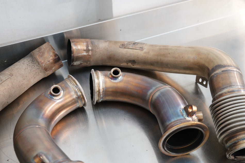 (Käytetty) QT Downpipe BMW S63 - F9x (M5, M8)