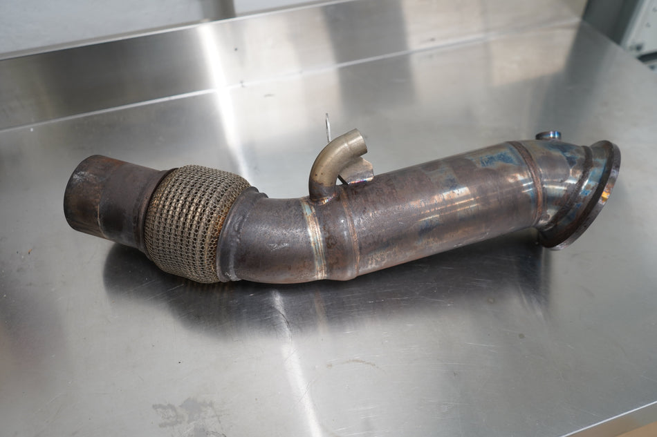 Käytetty RM Downpipe BMW B48 F2X,F3X/GT,G1X