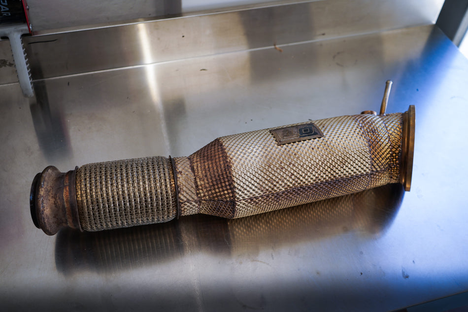 (Käytetty) QT 200CPI Downpipe B58 OPF (M340i, 440i, 540i, 545e, 640i, 740i, 745e, Z4 M40i, A90 Supra)